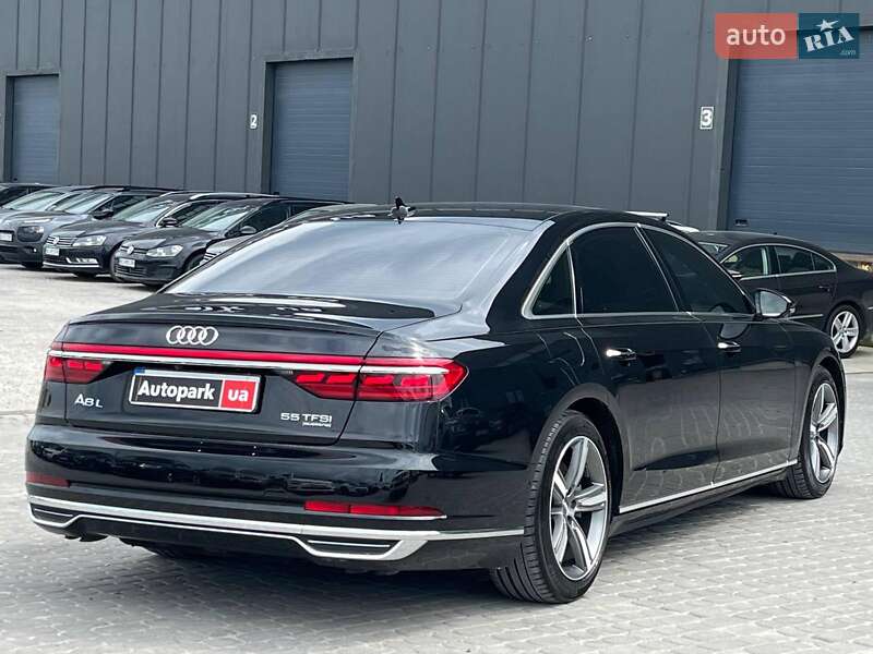 Седан Audi A8 2018 в Львові