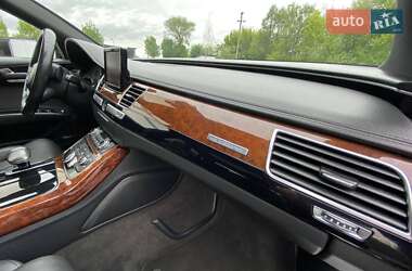 Седан Audi A8 2012 в 