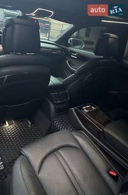 Седан Audi A8 2015 в 