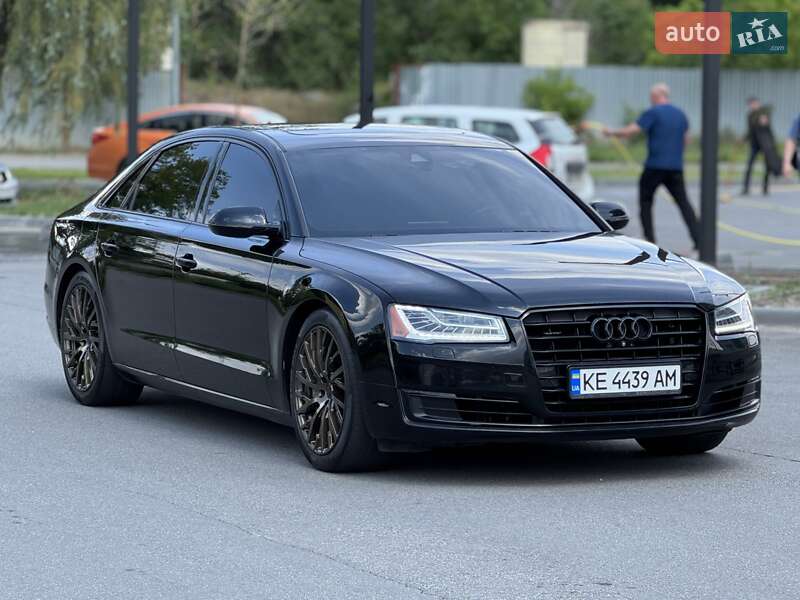 Седан Audi A8 2015 в Дніпрі