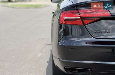 Седан Audi A8 2015 в 