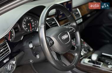 Седан Audi A8 2015 в 