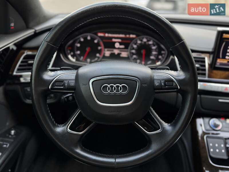 Седан Audi A8 2015 в Дніпрі