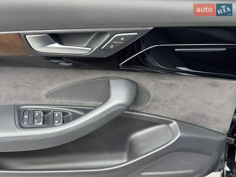 Седан Audi A8 2015 в Дніпрі