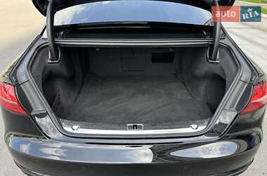 Седан Audi A8 2015 в 