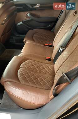 Седан Audi A8 2013 в 