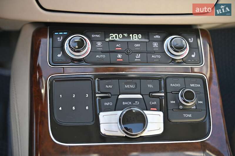 Седан Audi A8 2010 в Рівному