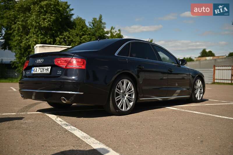 Седан Audi A8 2010 в Рівному