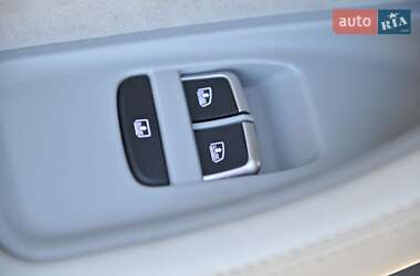Седан Audi A8 2010 в 