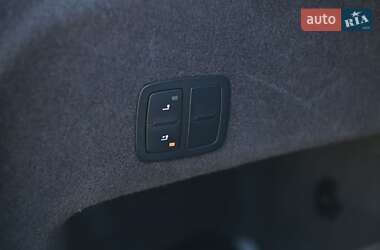Седан Audi A8 2010 в 