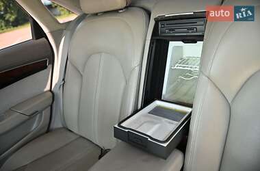 Седан Audi A8 2010 в 