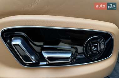 Седан Audi A8 2018 в 