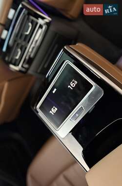 Седан Audi A8 2018 в 