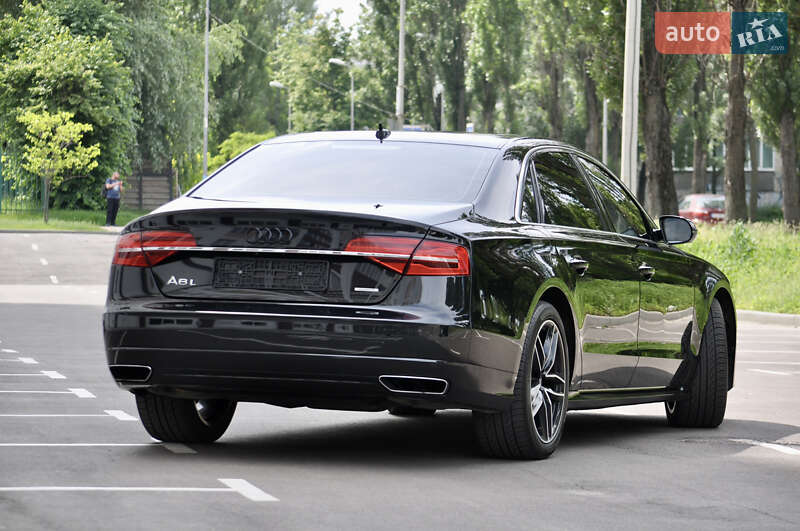 Седан Audi A8 2017 в Киеве
