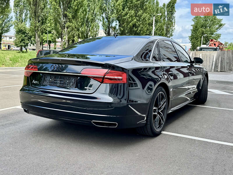 Седан Audi A8 2017 в Киеве