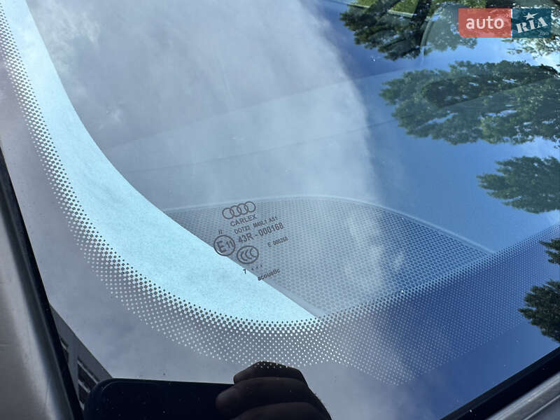 Седан Audi A8 2017 в Киеве