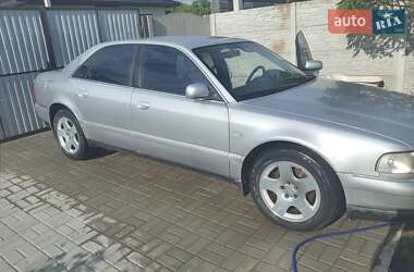 Седан Audi A8 2000 в 