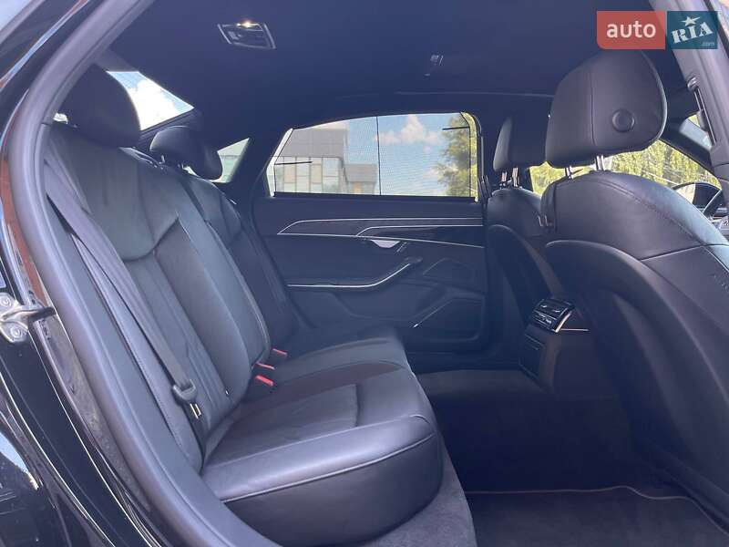 Седан Audi A8 2021 в Киеве