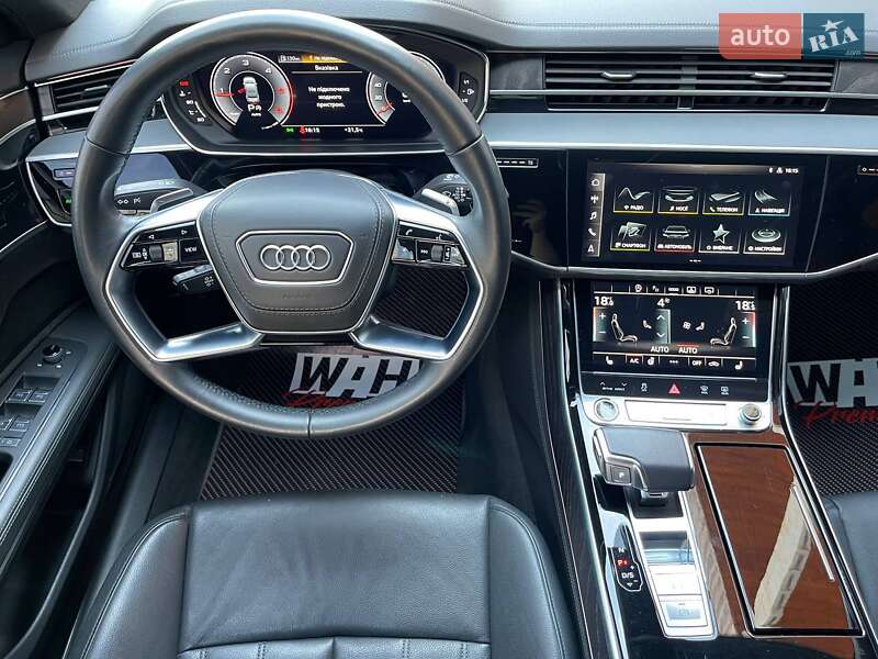 Седан Audi A8 2021 в Киеве