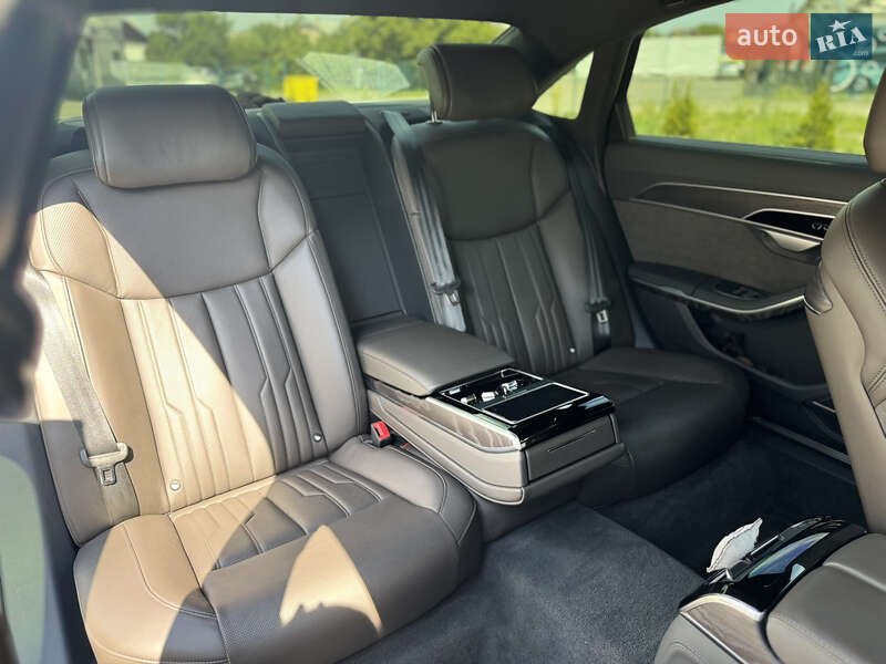 Седан Audi A8 2021 в Ивано-Франковске