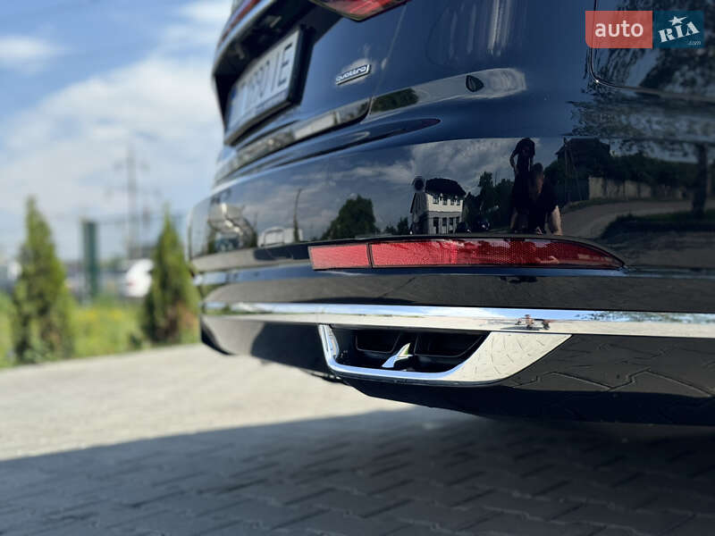 Седан Audi A8 2021 в Ивано-Франковске