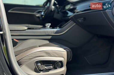 Седан Audi A8 2021 в 