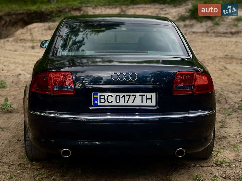 Седан Audi A8 2003 в Золочеве