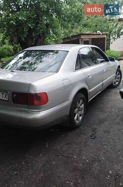Седан Audi A8 2001 в 
