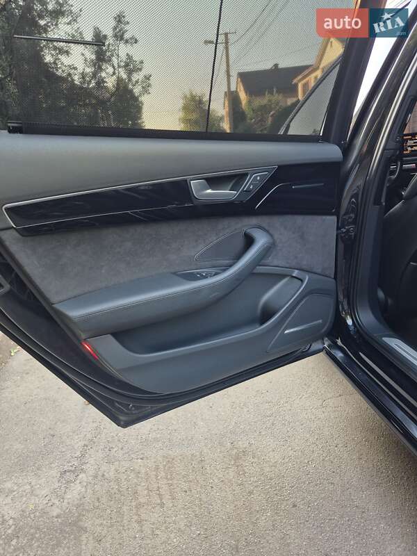 Седан Audi A8 2014 в Кривом Роге