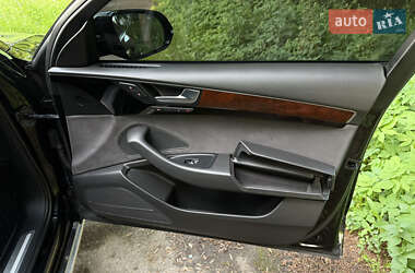 Седан Audi A8 2011 в 