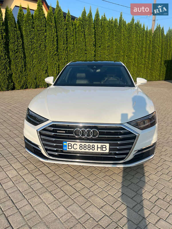 Седан Audi A8 2018 в Львове