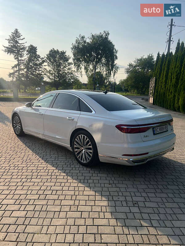 Седан Audi A8 2018 в Львове