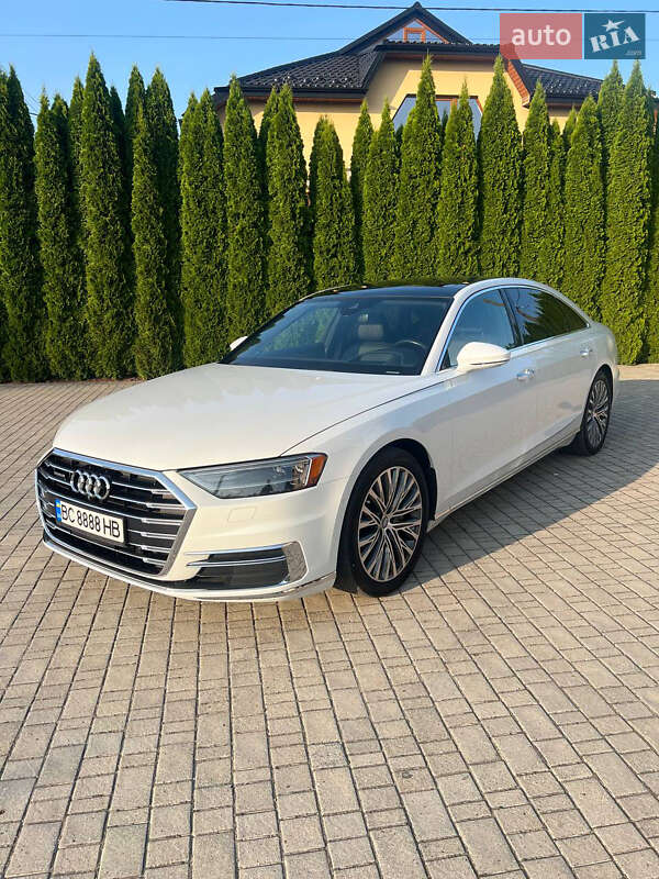 Седан Audi A8 2018 в Львове