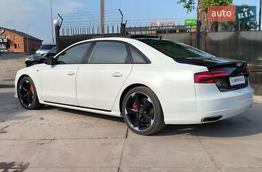Седан Audi A8 2017 в 
