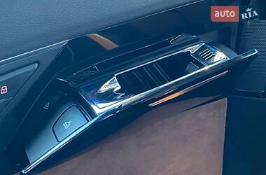 Седан Audi A8 2017 в 