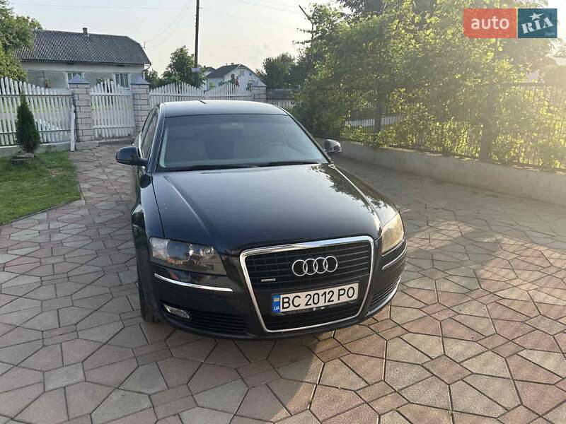 Седан Audi A8 2009 в 