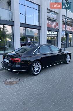 Седан Audi A8 2015 в 