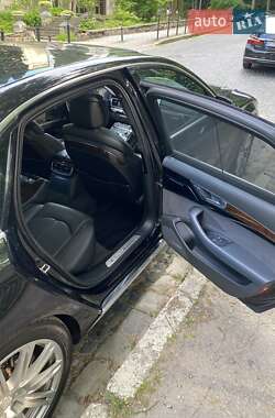 Седан Audi A8 2015 в 