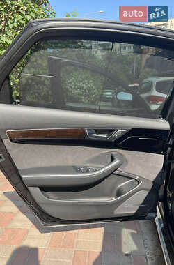 Седан Audi A8 2012 в 