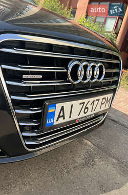 Седан Audi A8 2012 в 