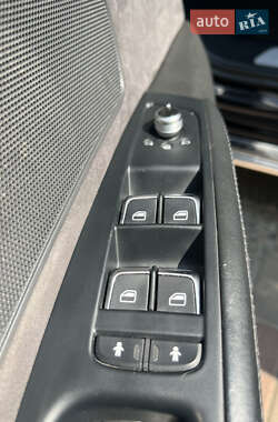 Седан Audi A8 2012 в 