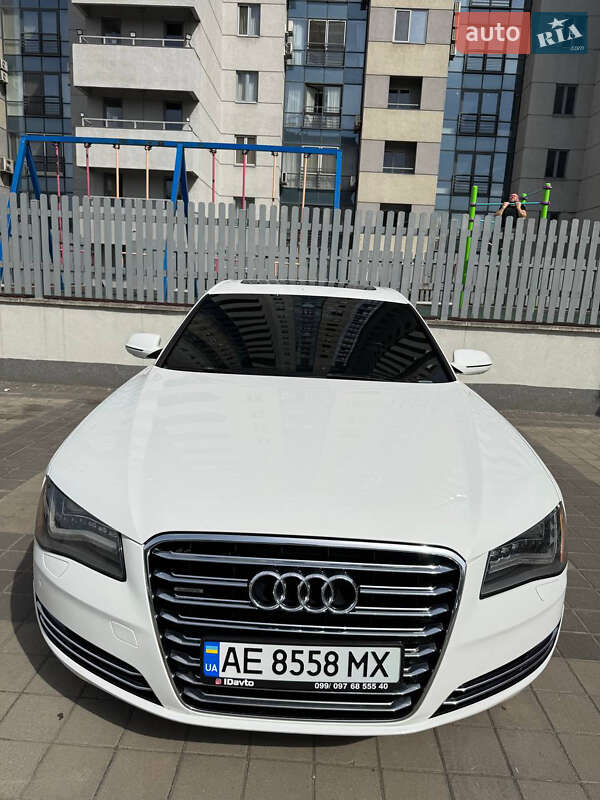 Седан Audi A8 2012 в Дніпрі