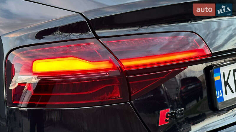 Седан Audi A8 2013 в Запорожье