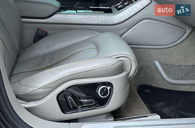 Седан Audi A8 2013 в 