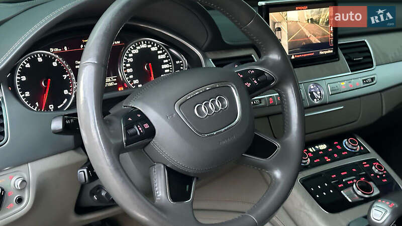 Седан Audi A8 2013 в Запорожье