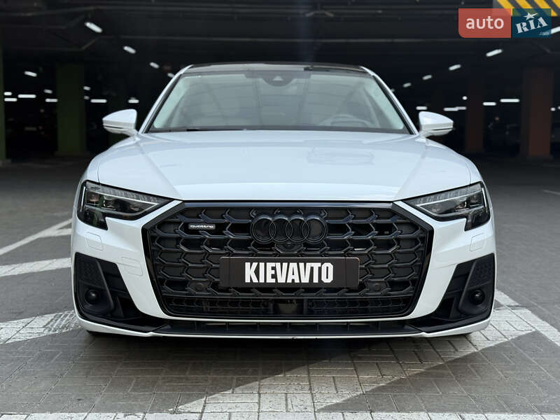 Седан Audi A8 2022 в Києві