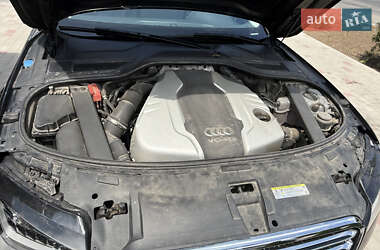 Седан Audi A8 2013 в 