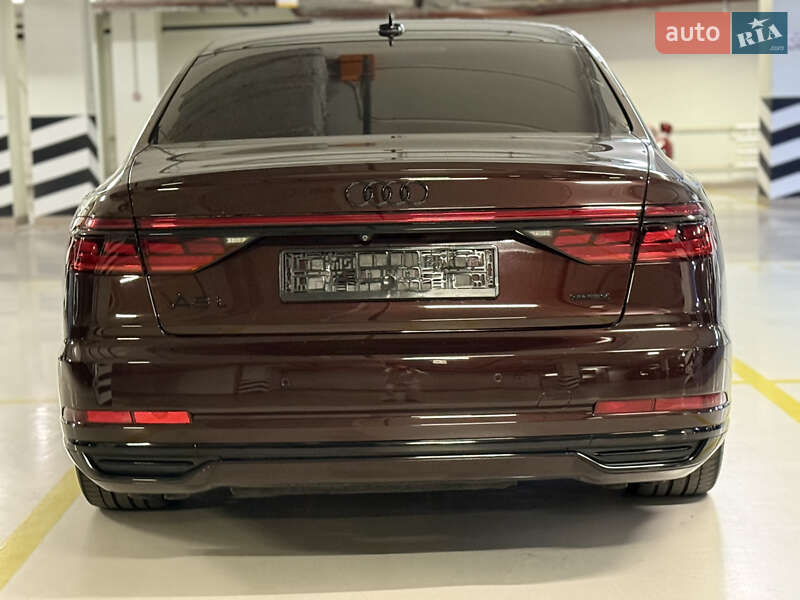 Седан Audi A8 2018 в Києві