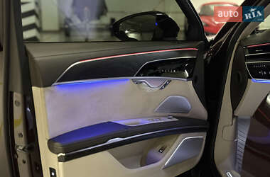 Седан Audi A8 2018 в 