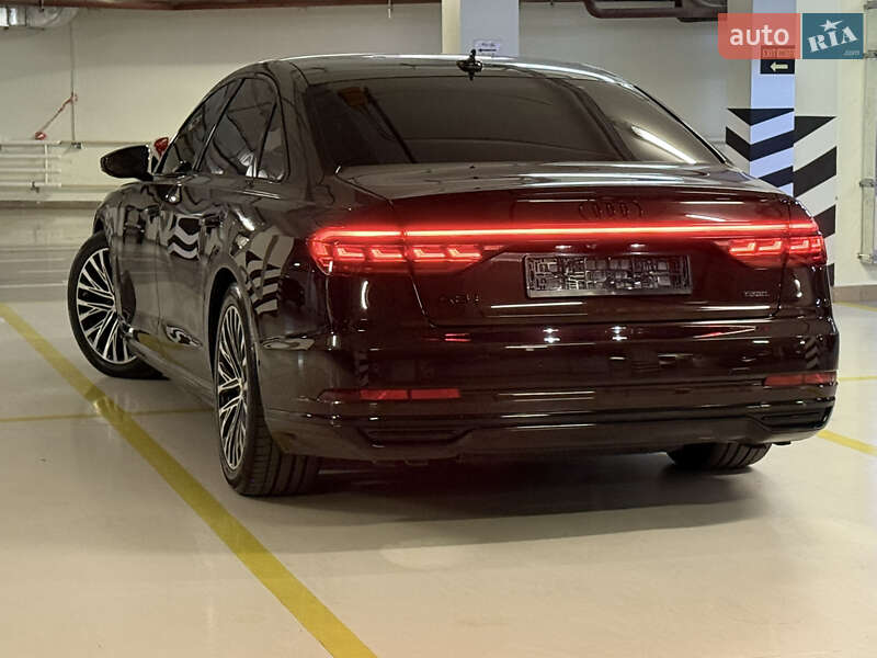 Седан Audi A8 2018 в Києві